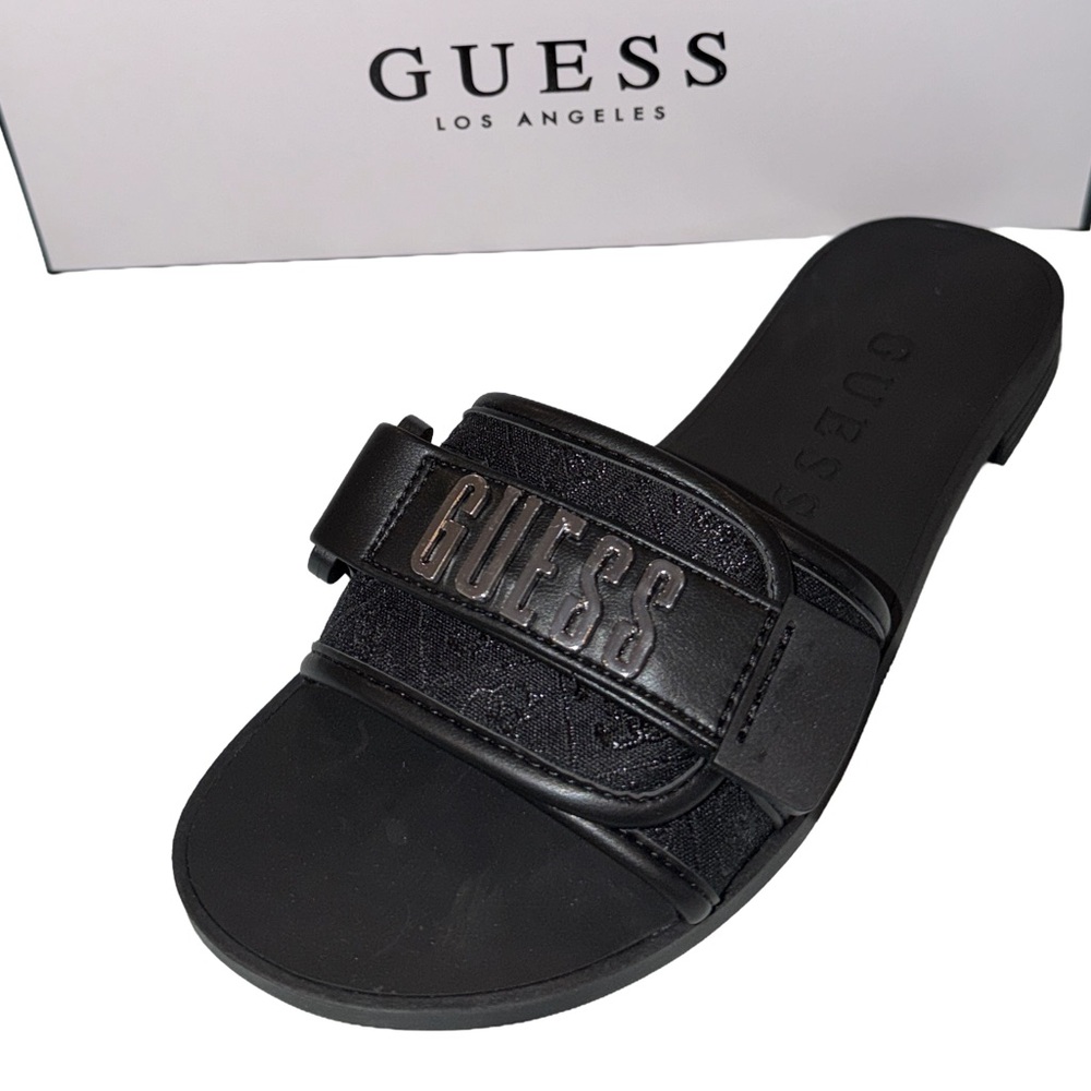 GUESS
Elyze Women's Slide Flat Black Sandals with Silver Logo
Size 7 - Picture 9 of 11
